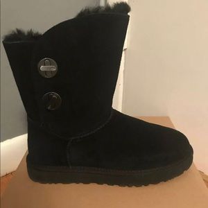 WOMENS UGG SHORT TURNLOCK SUEDE SHEEPSKIN BOOTS